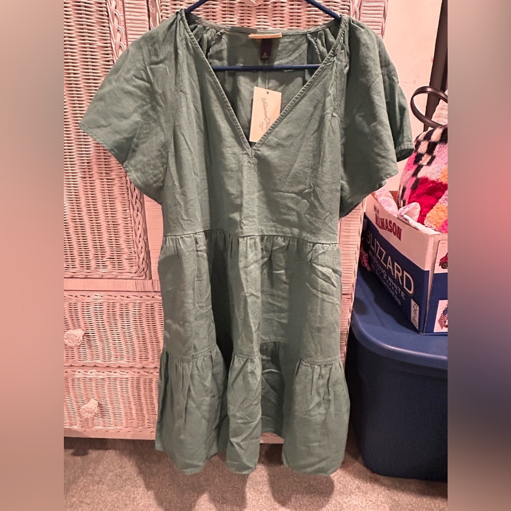 Universal Thread Dusty Sage Tiered V‑Neck Midi Dress